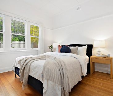 CALIFORNIAN BUNGALOW DELIGHT - Photo 2