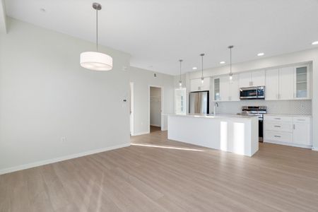 2412-33 Carringham Gate Nw - Photo 4