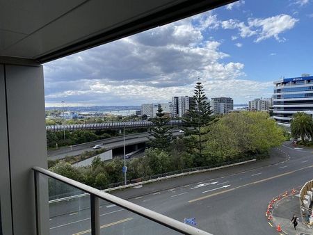 2 Bedroom Apartment on the Edge of CBD - Photo 2