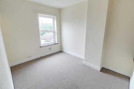 2 bedroom semi-detached house to rent - Photo 4