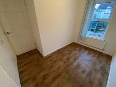 23 Edenvale Court, Lisburn, BT28 2RL - Photo 2