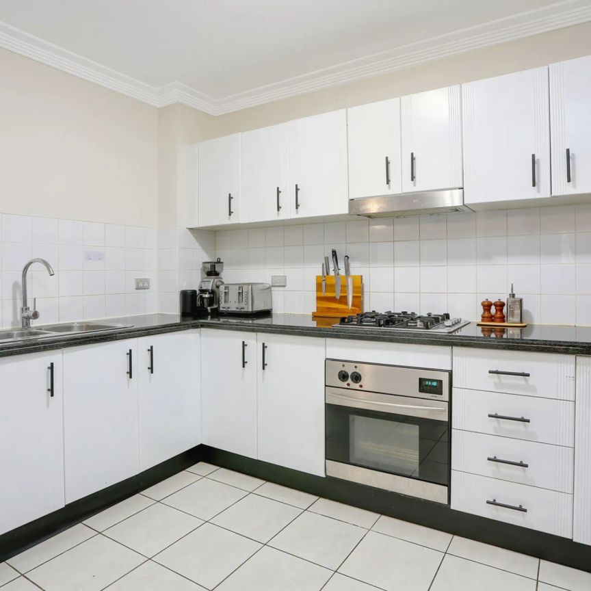 10/1-3 Sherwin Avenue, Castle Hill. - Photo 1