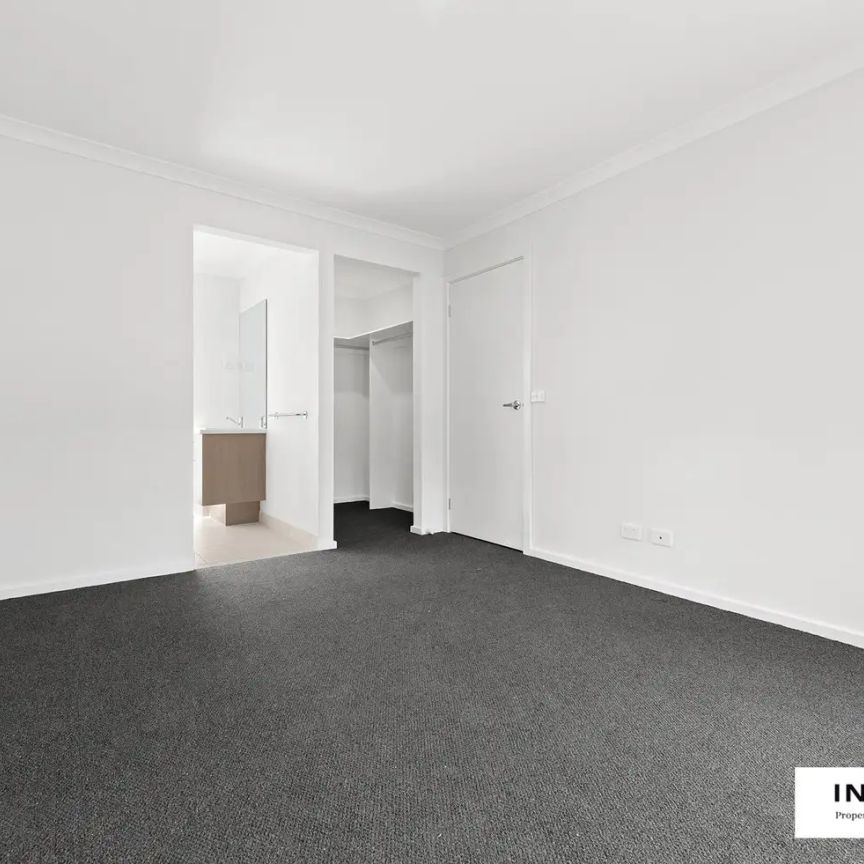 8 Bronwyn Way, Wyndham Vale VIC 3024 - Photo 1