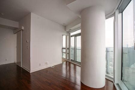 For Lease - 14 York Street Unit# 6411, Toronto, Ontario - Photo 2