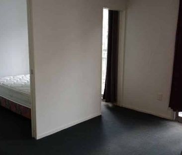 Fully Furnished 1Bed room Apartment on Upper Queen - rent including... - Photo 4