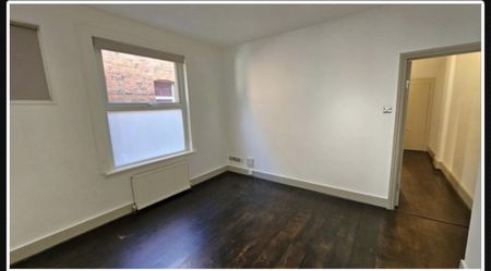 3 bedroom ground floor maisonette to rent - Photo 5