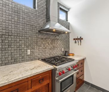 For Lease - 2068 Dundas Street Unit# Upper, Toronto, Ontario - Photo 1