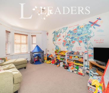 5 bedroom detached house to rent - Photo 3