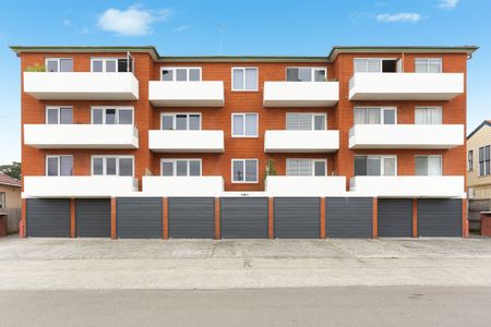 2/31-33 Maida Street, Lilyfield NSW 2040 - Apartment For Rent | Domain - Photo 2