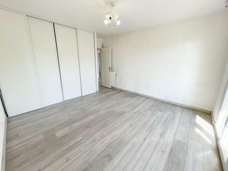 Location Appartement 4 pièces 93m² ANTIBES 06600 - Photo 5