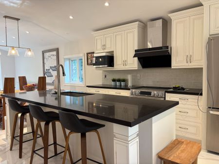 For Lease - 2012 Inglewood Drive, Innisfil, Ontario - Photo 2