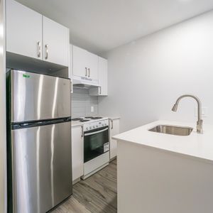 Studio - Ontario - Photo 2
