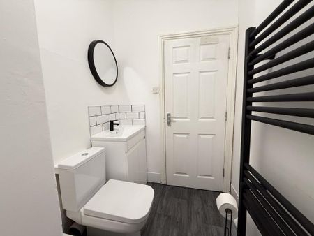 5 bedroom terraced house to rent - Photo 5