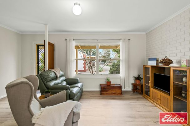 Great Location, Neat and Tidy Home! - Photo 1