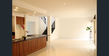 Spacious Family Home in Prime Location - Photo 2