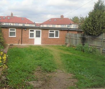 1 bedroom property to rent - Photo 2