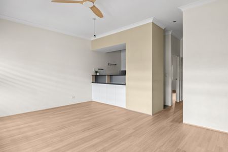 42/75a Ross Street, Glebe NSW 2037 - Apartment For Rent | Domain - Photo 3