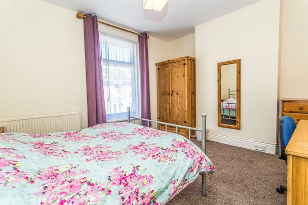 5 bedroom terraced house to rent - Photo 1