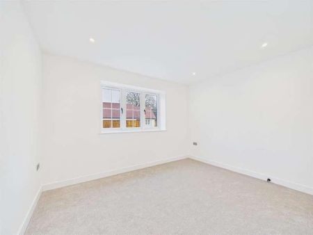 Ascot Lodge, Long Melford, CO10 - Photo 2