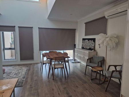 Sunshine West - Photo 3