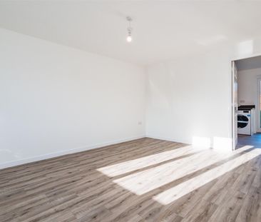 3 Bedroom House To Rent - Photo 4
