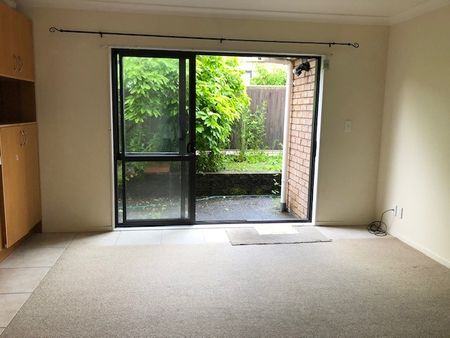 Property Management62 Medallion Drive, Oteha - Unit for Rent - Photo 2