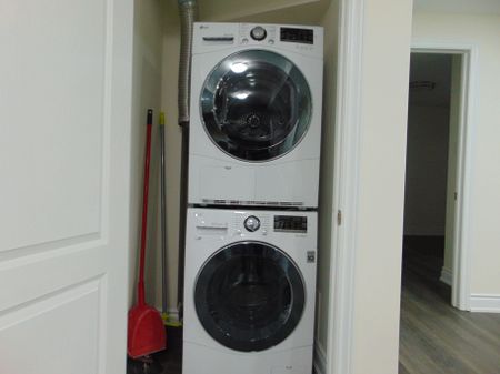 For Lease - 2450 Credit Valley Road, Mississauga, Ontario - Photo 4