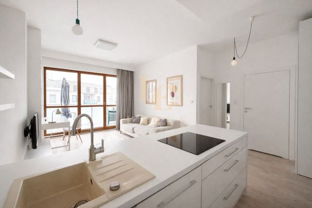 Garaż | Balkon | Ochrona | Po remoncie | Wanna - Zdjęcie 1