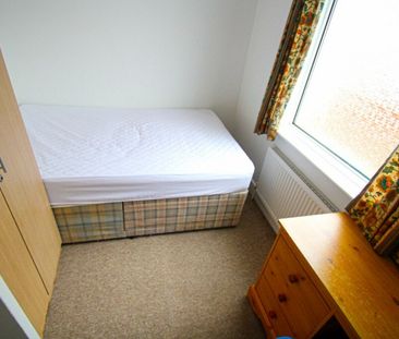 4 Bed Student House St Margarets Road - SEE VIDEO TOUR - Photo 2