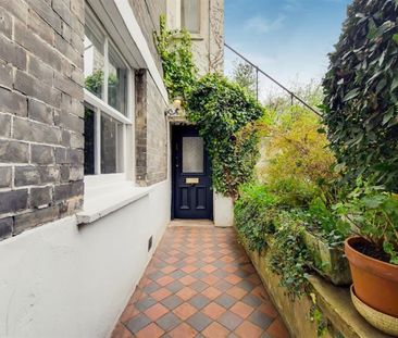 1 bedroom Flat To Let - Photo 3