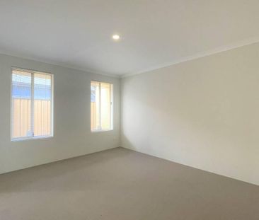 6 Canunda Way, YANCHEP WA 6035 - Photo 3