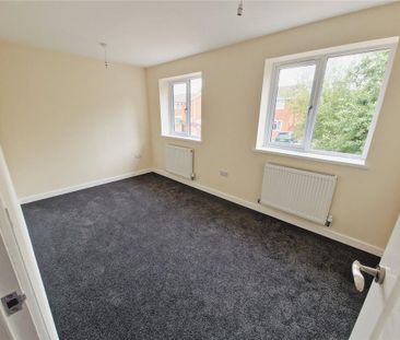 4 bedroom detached house to rent - Photo 2