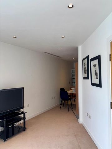 2 Bed Flat, Hans Crescent, SW1X - Photo 4