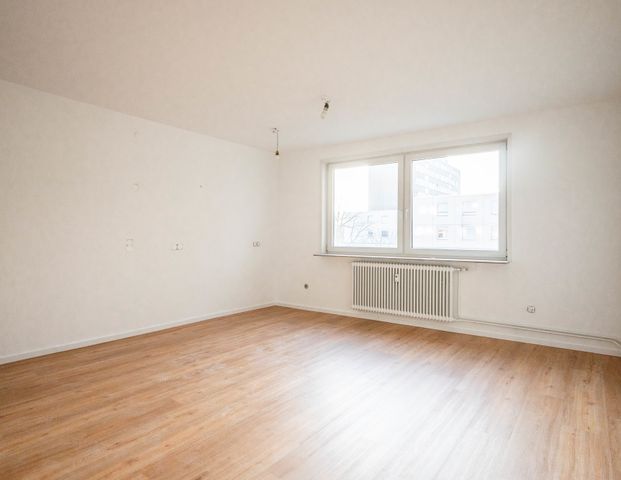 Renovierte 4 Zimmerwohnung mit Balkon, Fahrstuhl und TG-Platz in Bielefeld Stieghorst - Foto 1