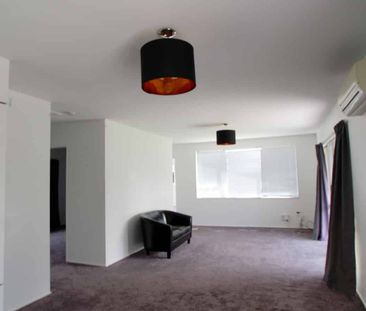Beautiful 3 Bedroom home with single garage - Photo 5