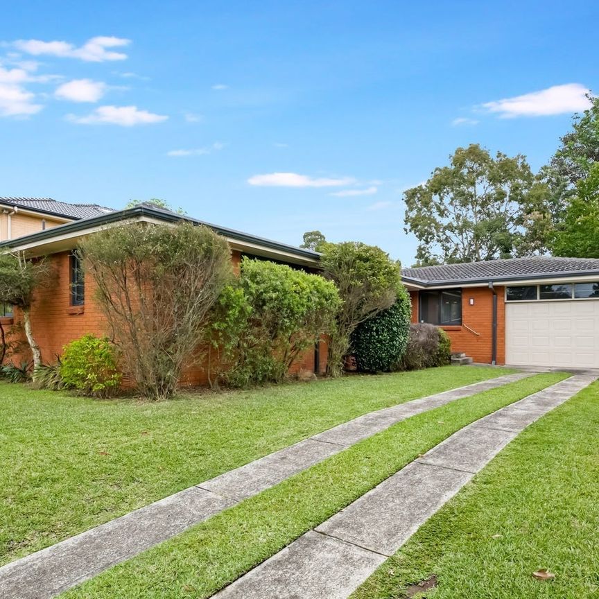 Spacious Single Level Family Home - Photo 1