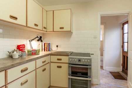 Room 1 - Photo 2