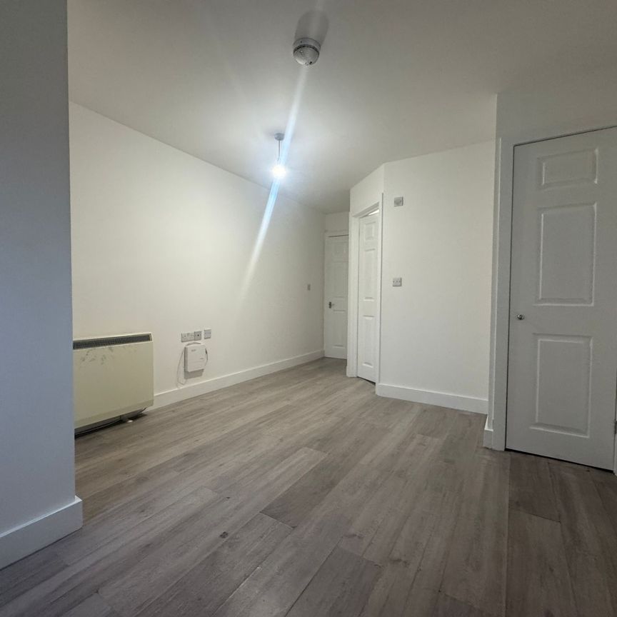 Modern 2-Bedroom Apartment - Photo 1