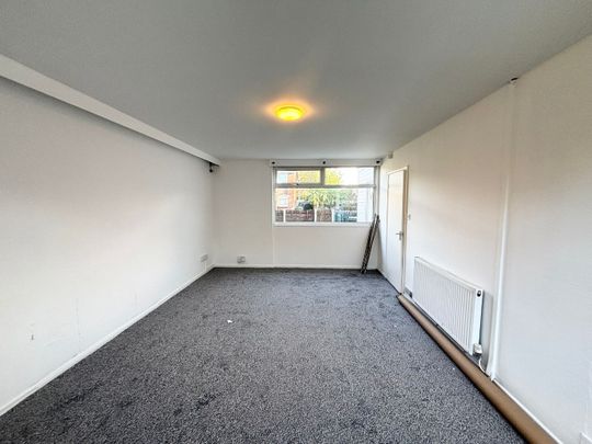 Chepstow Avenue, Manchester, M33 - Photo 1