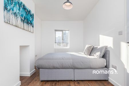 3 bedroom apartment to rent - Photo 3