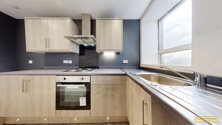 Ground Floor Flat, Railway Road, Darwen BB3 2RJ - Photo 5