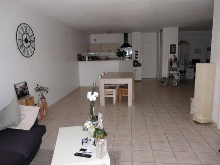 Location appartement t2 78 m² à Villefranche-de-Rouergue (12200) - Photo 3