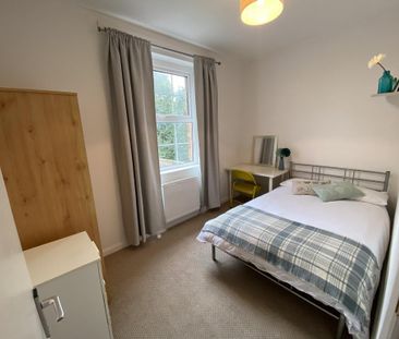 1 bedroom in a house share to rent - Photo 3