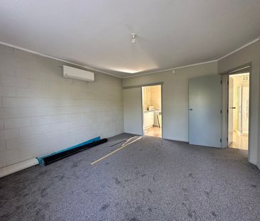 Tidy 2 bedroom unit! - Photo 3