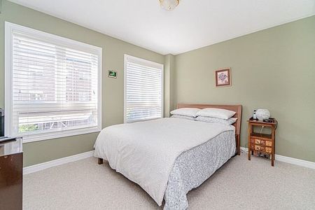 For Lease - 22 Market Garden Mews, Toronto, Ontario - Photo 2