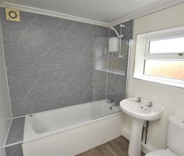 3 bedroom terraced house to rent - Photo 6