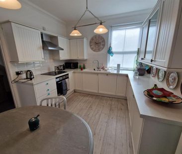 2 bedroom maisonette to rent - Photo 2