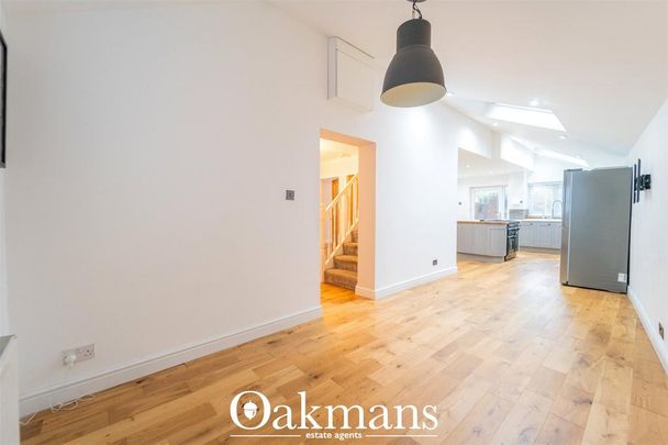 4 bedroom semi-detached house to rent - Photo 1