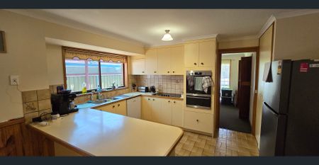 Three Bedroom Home - Photo 5