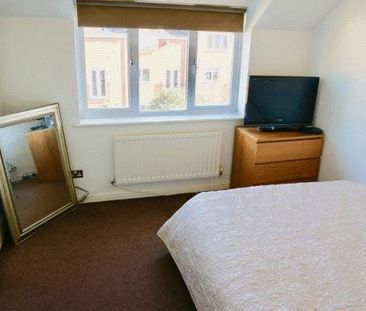 4 bedroom townhouse to rent - Photo 5